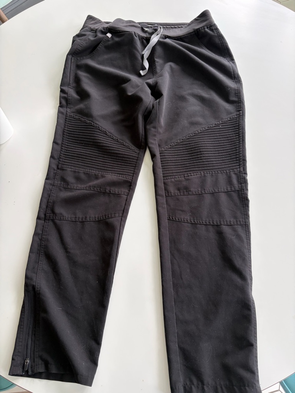 FIGS Black Ribbed Knee Jogger Pants